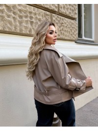 Жіноча куртка-косуха з еко-шкіри бежевого кольору 34640
