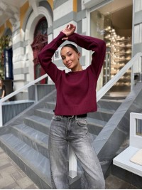 Укорочений жіночий светр з розрiзом бордового кольору 34654