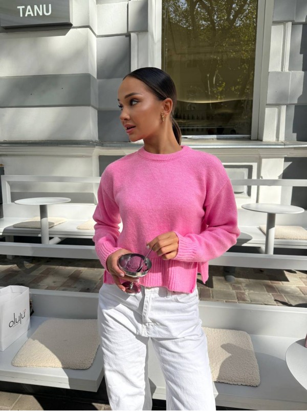 Укорочений жіночий светр з розрiзом рожевого кольору 34655