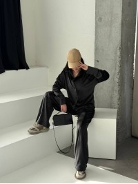 Жіночий велюровий костюм на гудзиках чорного кольору 34661