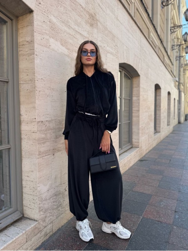 Велюровий жіночий костюм на блискавці чорного кольору 34691