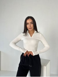 Жіночий топ із рукавом в рубчик молочного кольору 34694