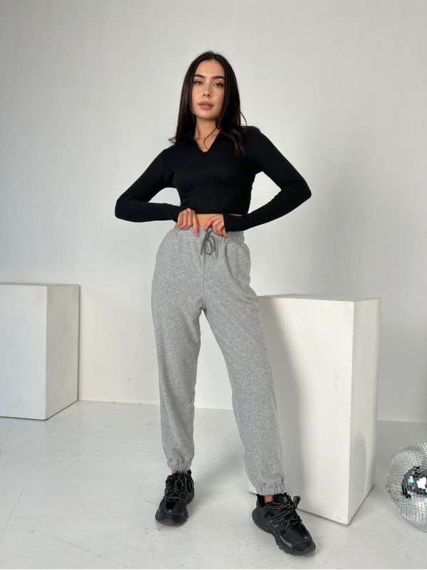 Жіночий топ із рукавом в рубчик чорного кольору 34695