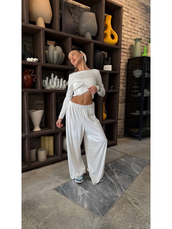 Жiночiй прогулянковий костюм молочного кольору 34708