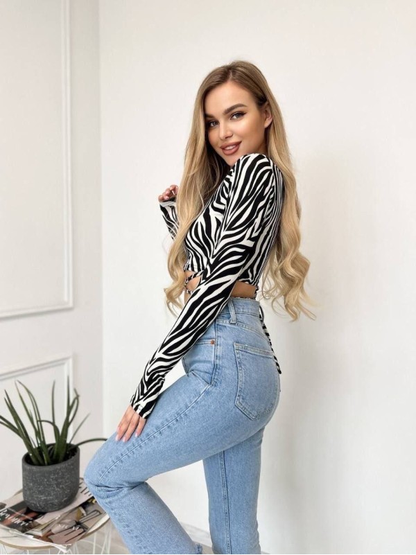 Жіночий топ із рукавом на зав'язках чорно-бiлого кольору 34714