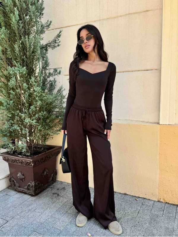 Базовий боді з розрізом для пальців коричневого кольору 34717