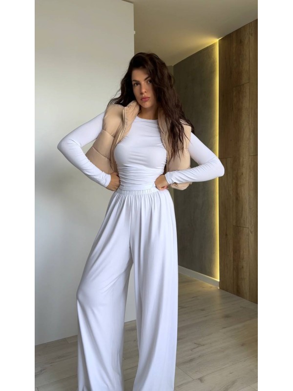 Прогулянковий жіночий костюм молочного кольору 34732