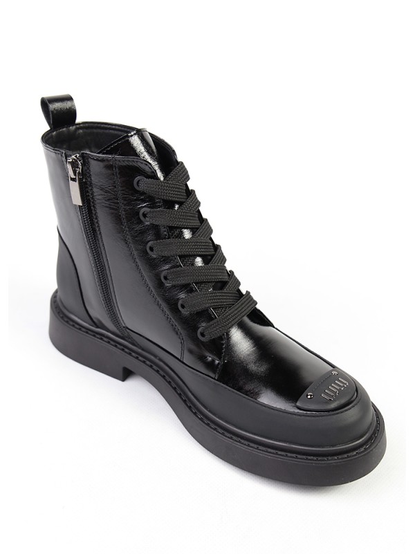 Жіночі черевики з натуральної лак шкіри чорного кольору 34737