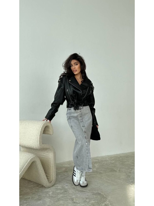 Жіноча вкорочена косуха з еко-шкіри чорного кольору 34747