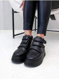 Жіночі шкіряні черевики на липучках (байка) чорного кольору 34763