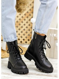 Жіночі шкіряні черевики берці (байка) чорного кольору 34769