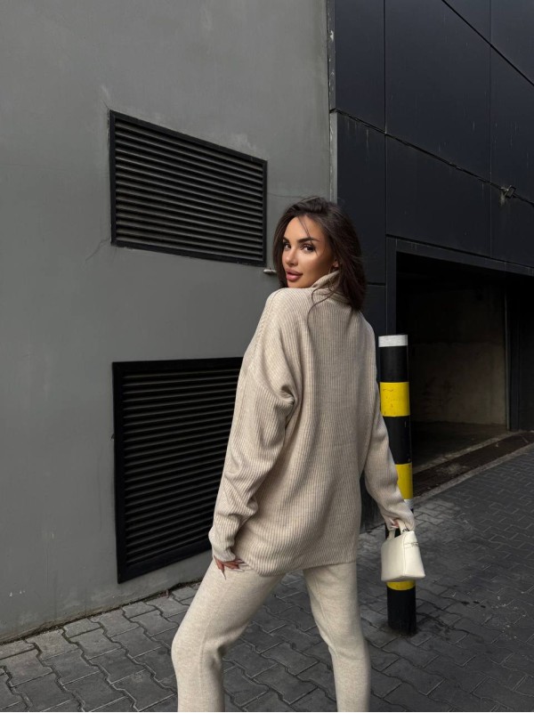 Жіночий костюм светр+лосiни бежевого кольору 34770