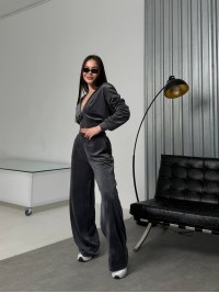 Жіночий велюровий костюм графiтового кольору 34772