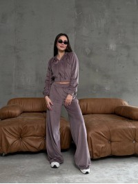 Жіночий велюровий костюм кавового кольору 34780