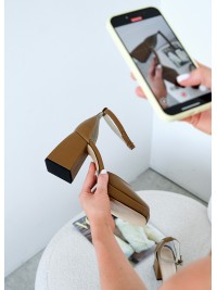 Жіночі шкіряні туфлі на каблуку кавового кольору 34799