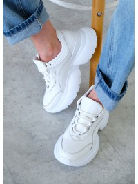 Жіночі шкіряні кросівки білого кольору 34800