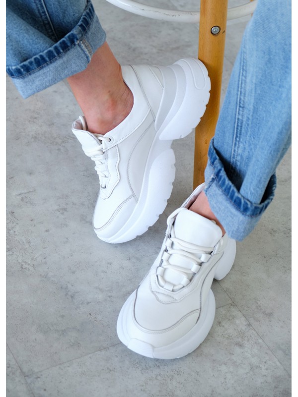 Жіночі шкіряні кросівки (байка) білого кольору 34801