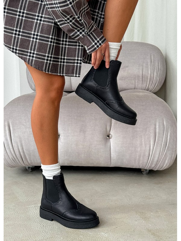 Жіночі шкіряні черевики (хутро) чорного кольору 34802