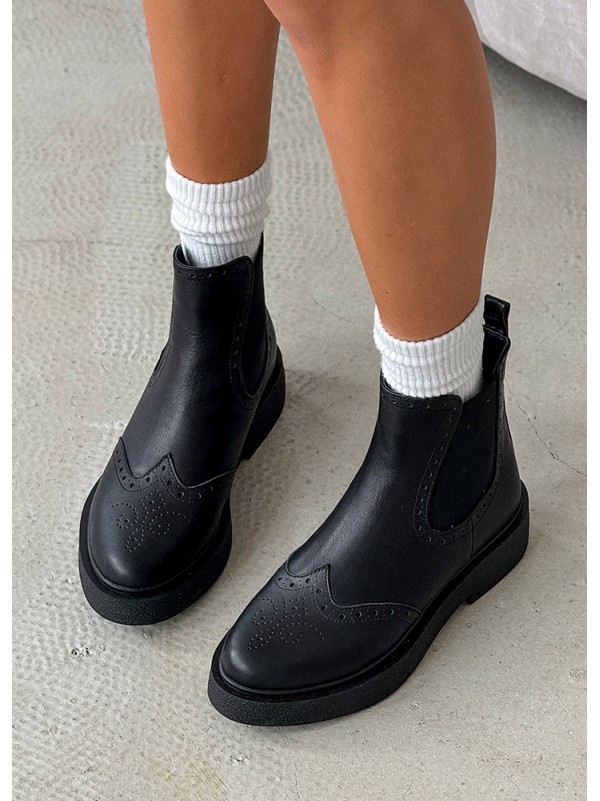 Жіночі шкіряні черевики (хутро) чорного кольору 34802