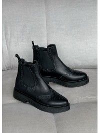 Жіночі шкіряні черевики (байка) чорного кольору 34803