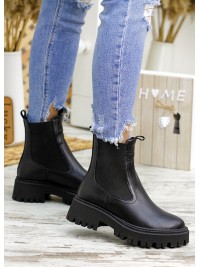 Жіночі шкіряні черевики (хутро) чорного кольору 34805