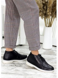 Жіночі короткі шкіряні черевики чорного кольору 34833