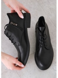 Жіночі короткі шкіряні черевики (байка) чорного кольору на шнурівці 34835