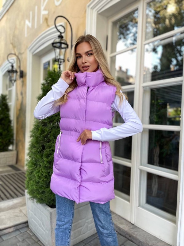 Подовжена жіноча демісезонна жилетка лiлового кольору 34844