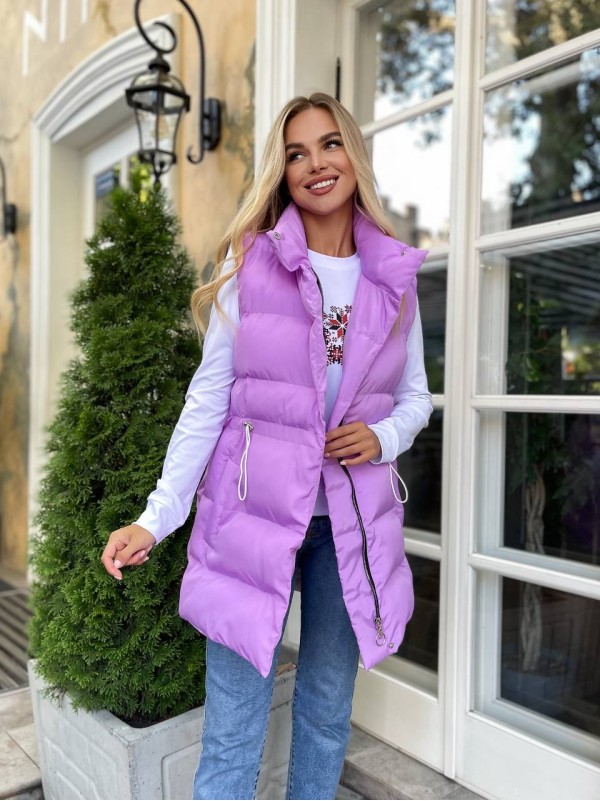 Подовжена жіноча демісезонна жилетка лiлового кольору 34844