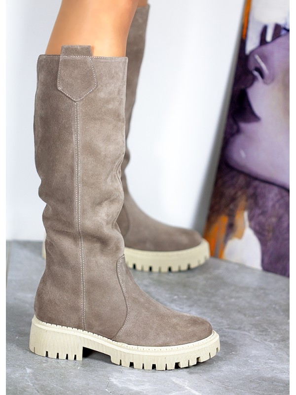 Жіночі чоботи з натуральної замші (Європейка) бежевого кольору 34861