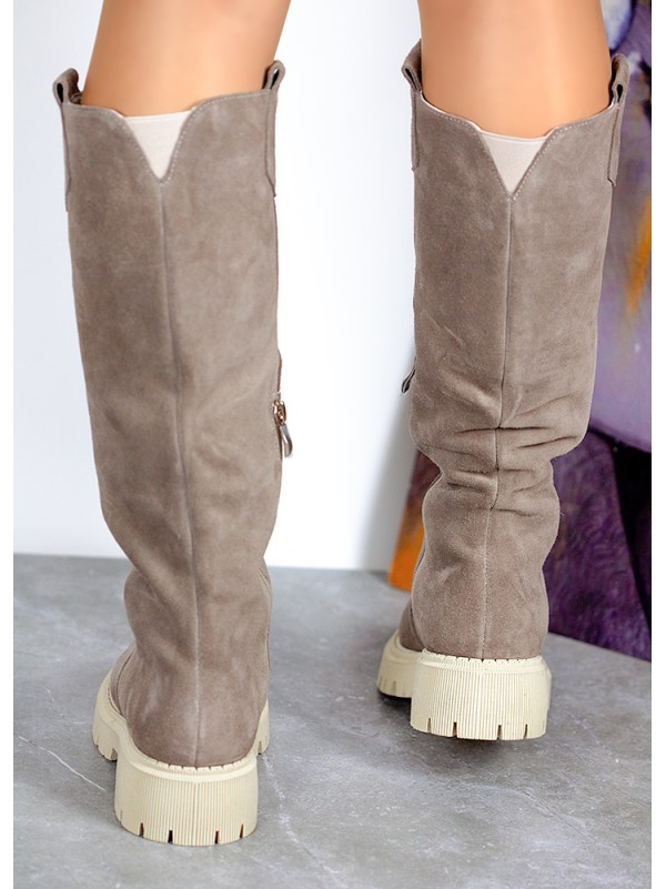 Жіночі чоботи з натуральної замші (Європейка) бежевого кольору 34861