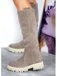 Жіночі чоботи з натуральної замші (Байка) бежевого кольору 34862