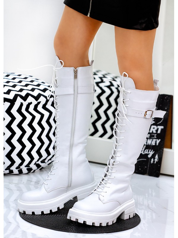 Жіночі чоботи з натуральної шкіри на шнурівці (Байка) білого кольору 34867