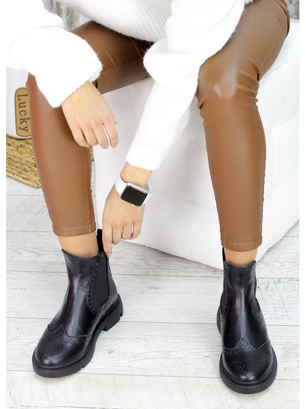 Жіночі шкіряні черевики (байка) чорного кольору 34875