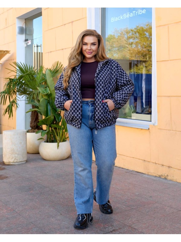 Жіноча базова куртка чорного кольору 34880