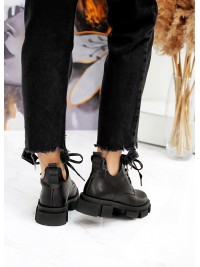 Жіночі шкіряні черевики на шнурівці чорного кольору 34896
