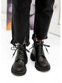 Жіночі шкіряні черевики на шнурівці чорного кольору 34896