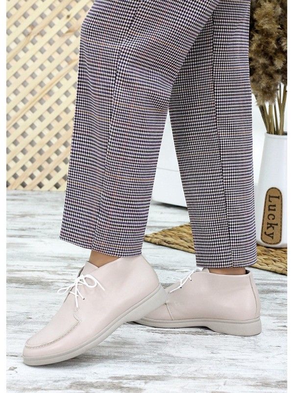 Жіночі шкіряні короткі черевики на шнурівці бежевого кольору 34900