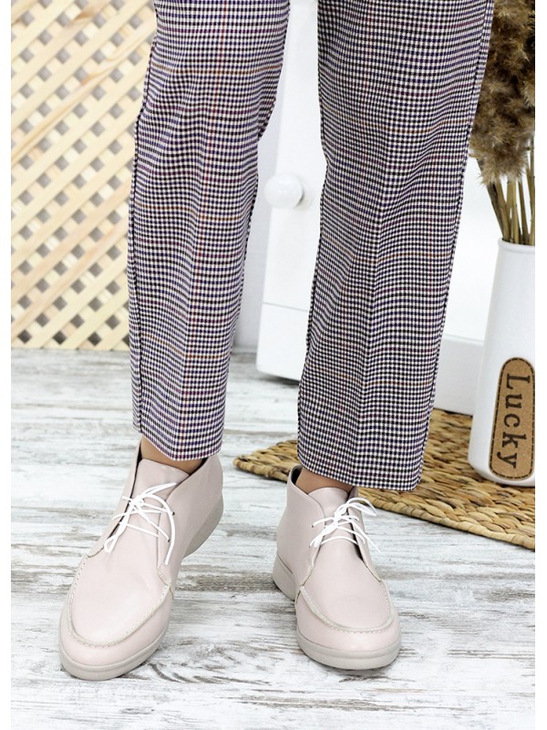 Жіночі шкіряні короткі черевики на шнурівці бежевого кольору 34900