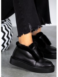 Жіночі шкіряні короткі черевики (хутро) чорного кольору 34901