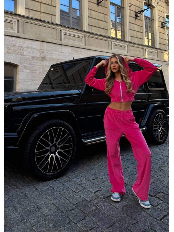 Жіночий велюровий костюм з камiнцями малинового кольору 34913