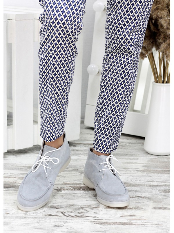 Жіночі замшеві короткі черевики сірого кольору 34916