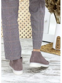 Жіночі замшеві короткі черевики кавового кольору 34918