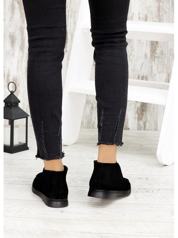 Жіночі замшеві короткі черевики чорного кольору 34919