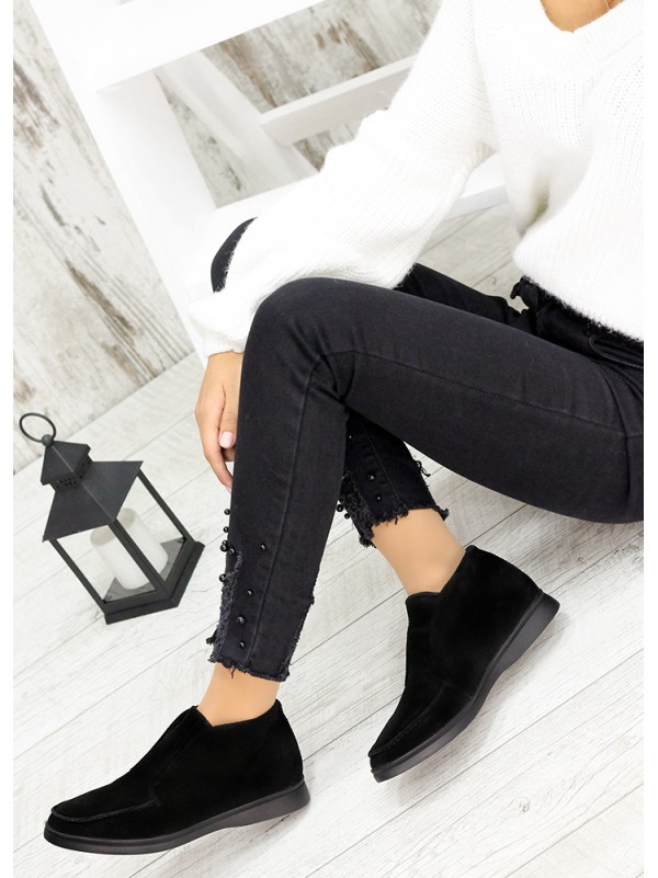 Жіночі замшеві короткі черевики чорного кольору 34919