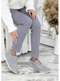 Жіночі замшеві короткі черевики на байці сірого кольору 34923