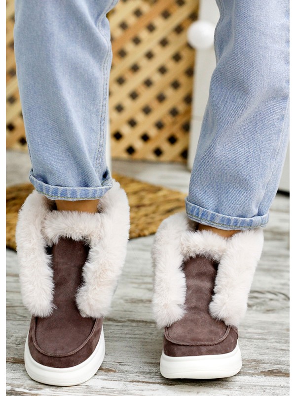 Жіночі замшеві короткі черевики (хутро) кавового кольору 34925