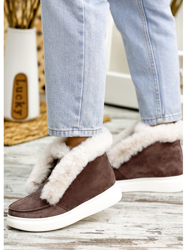 Жіночі замшеві короткі черевики (хутро) кавового кольору 34925