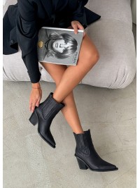 Жіночі шкіряні черевики козаки (байка) чорного кольору 34927