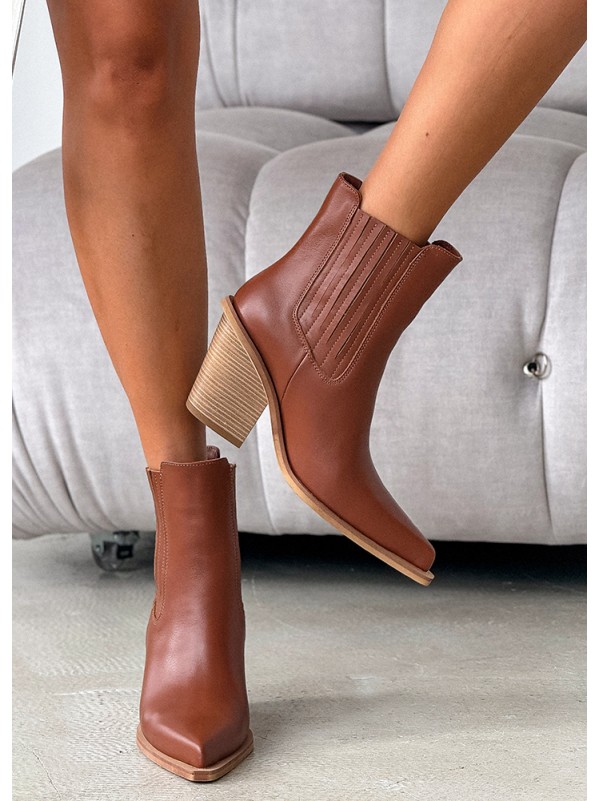 Жіночі шкіряні черевики козаки (байка) коричневого кольору 34928